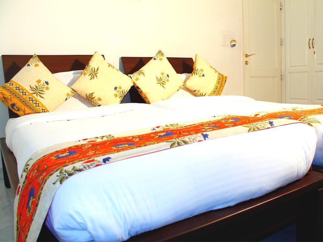 Mehra Residency At The Airport Hotel New Delhi Eksteriør billede