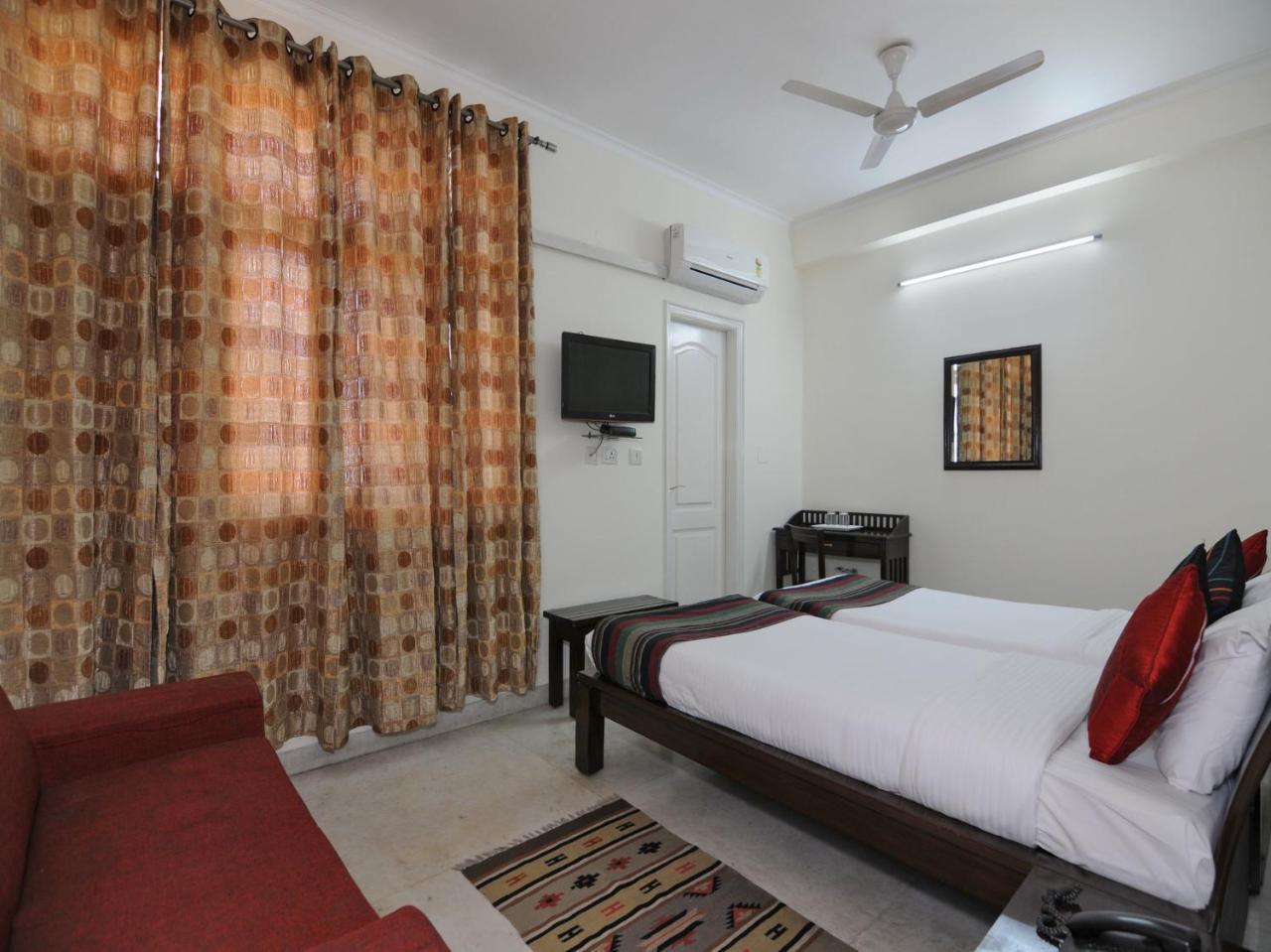 Mehra Residency At The Airport Hotel New Delhi Eksteriør billede