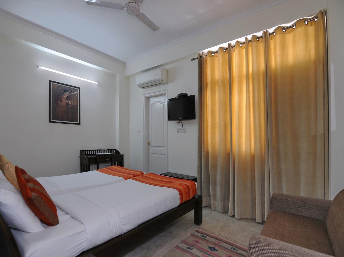 Mehra Residency At The Airport Hotel New Delhi Eksteriør billede
