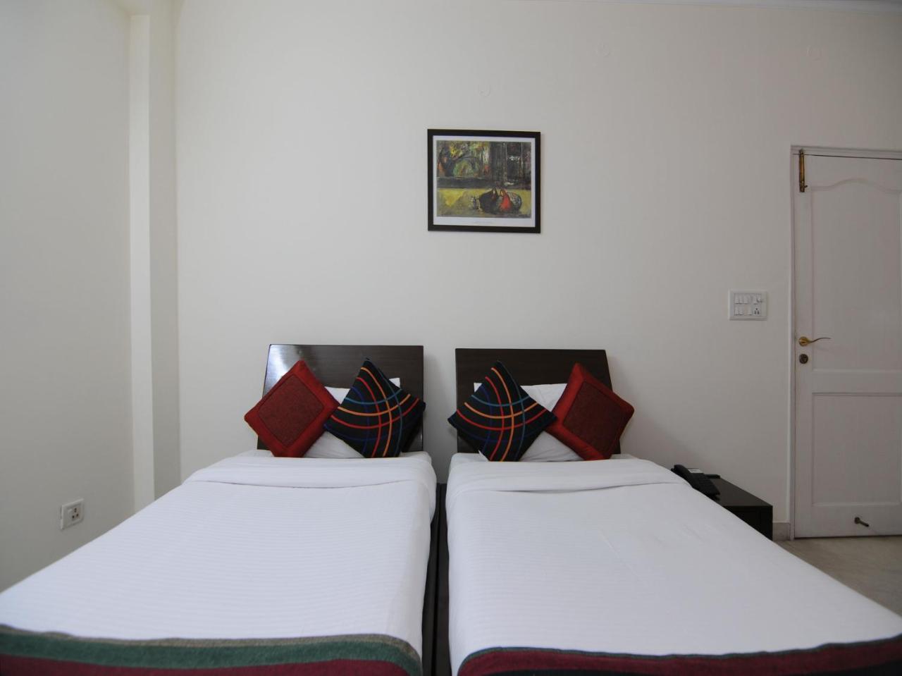 Mehra Residency At The Airport Hotel New Delhi Eksteriør billede